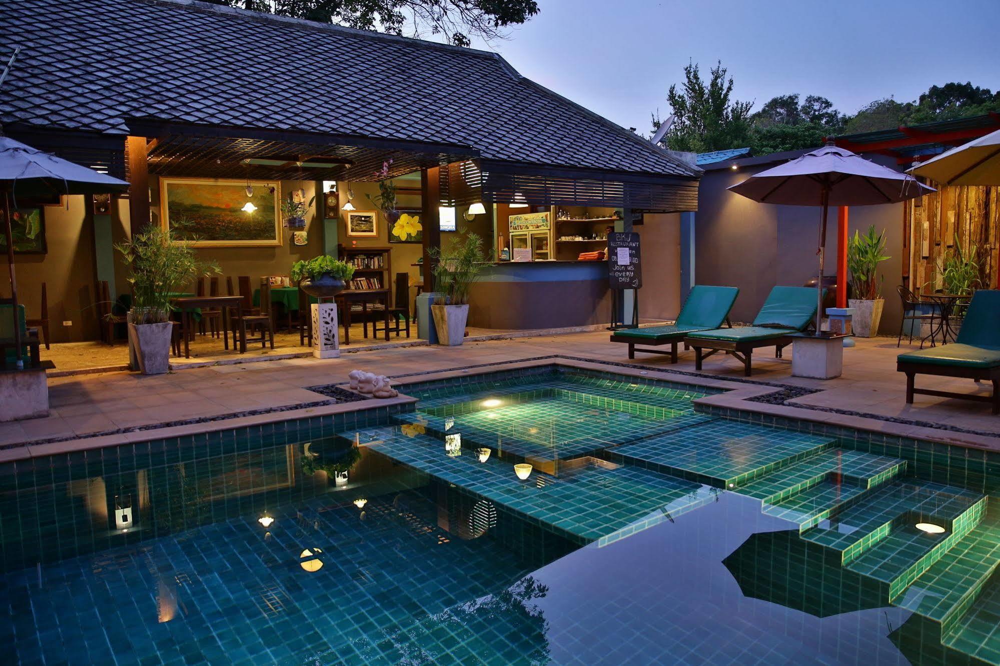 Baan Khao Hua Jook 3*